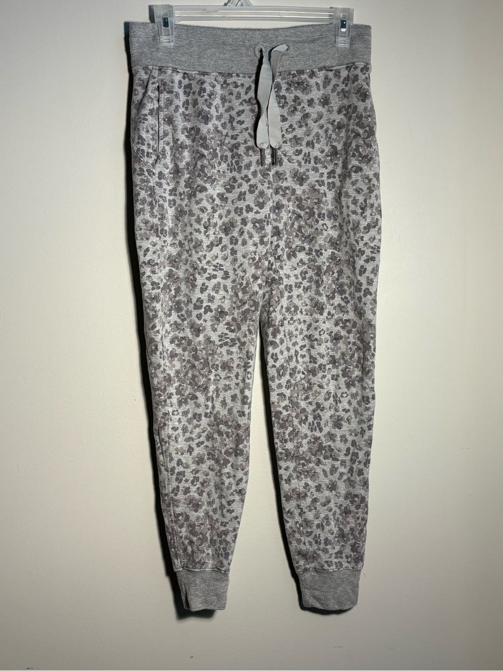 Athleta Gray Leopard Print Cozy Joggers Lounge Sweatpants Women’s
